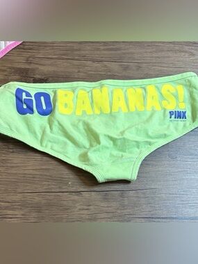 New Victoria’s Secret PINK Green Cotton “GO BANANAS” hipster panties VS Medium M